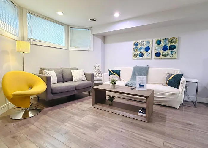 Double Play Wrigley - Prime Location Across From Wrigley Field & Transit - 2br Apts