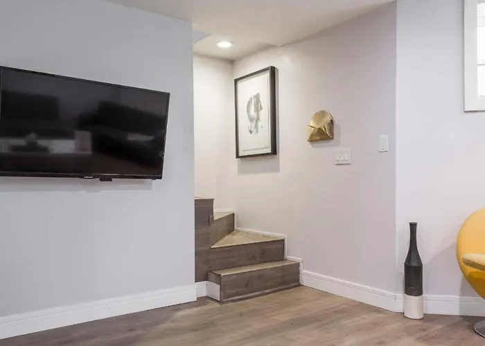 Double Play Wrigley - Prime Location Across From Wrigley Field & Transit - 2br Apts Apartment