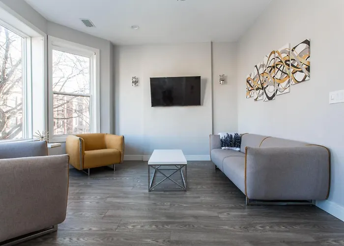 Double Play Wrigley - Prime Location Across From Wrigley Field & Transit - 2br Apts Апартаменты Чикаго