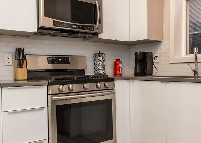 Double Play Wrigley - Prime Location Across From Wrigley Field & Transit - 2br Apts