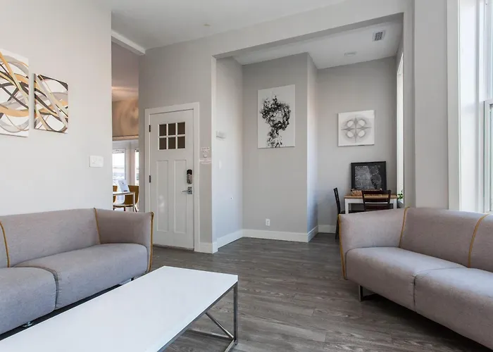 Апартаменты Double Play Wrigley - Prime Location Across From Wrigley Field & Transit - 2br Apts